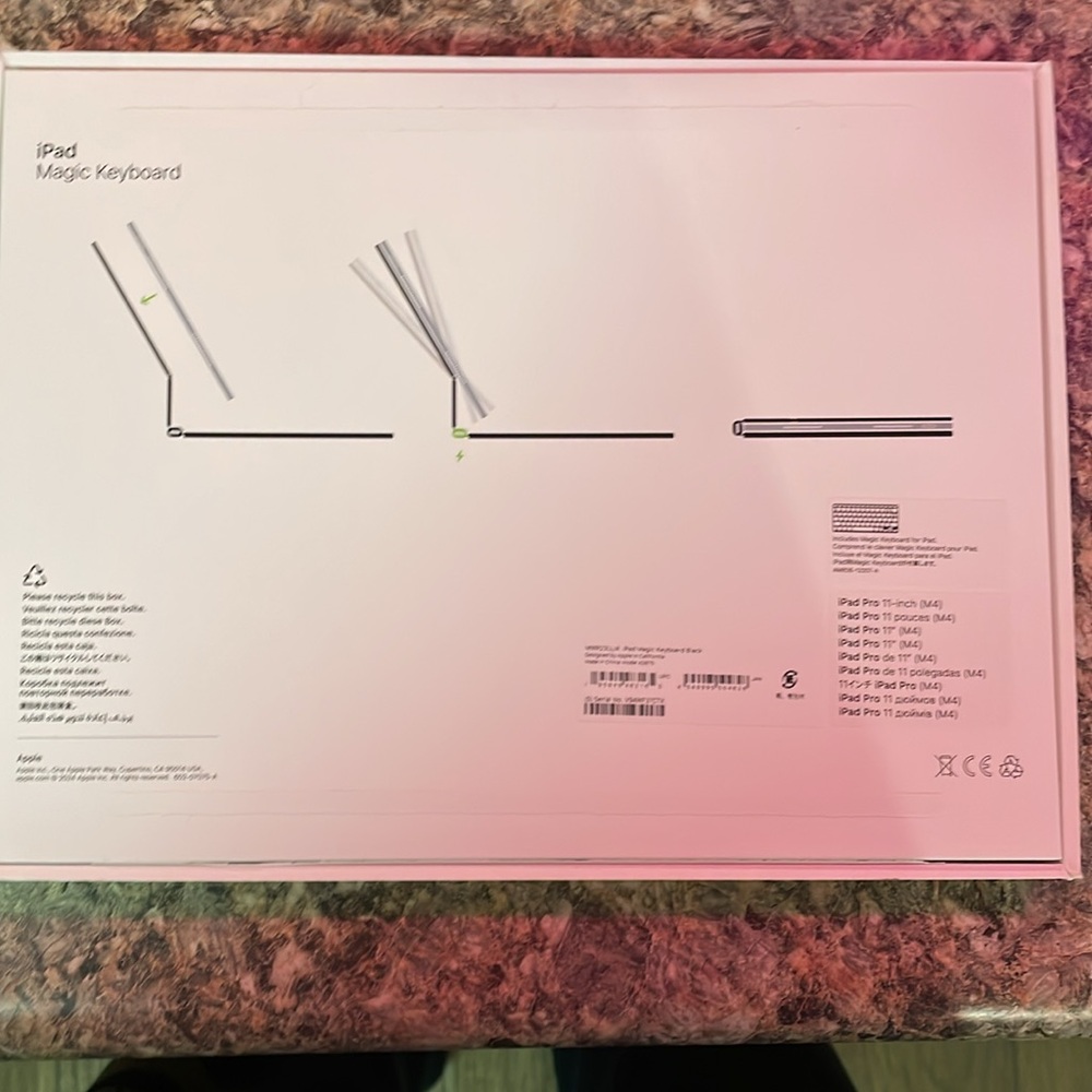 BNIB- Apple iPad Magic Keyboard - Picture 4 of 4